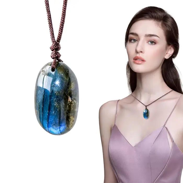 Collier en cristal de labradorite