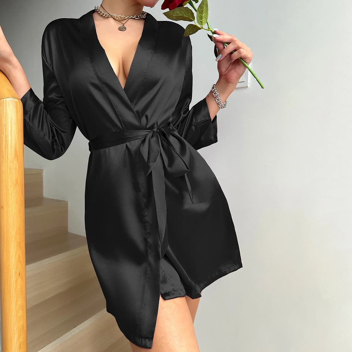 Pyjamas femmes été dames européennes et américaines à lacets peignoir sexy robe de matin robe de mai